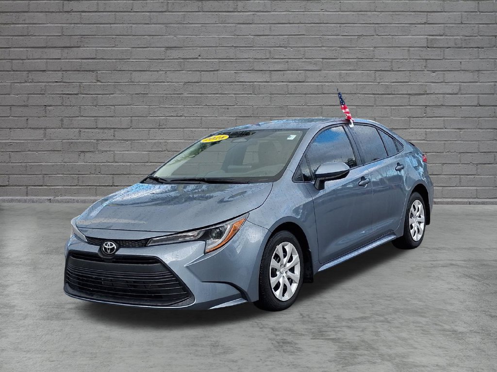 Used 2025 Toyota Corolla LE FWD image 3