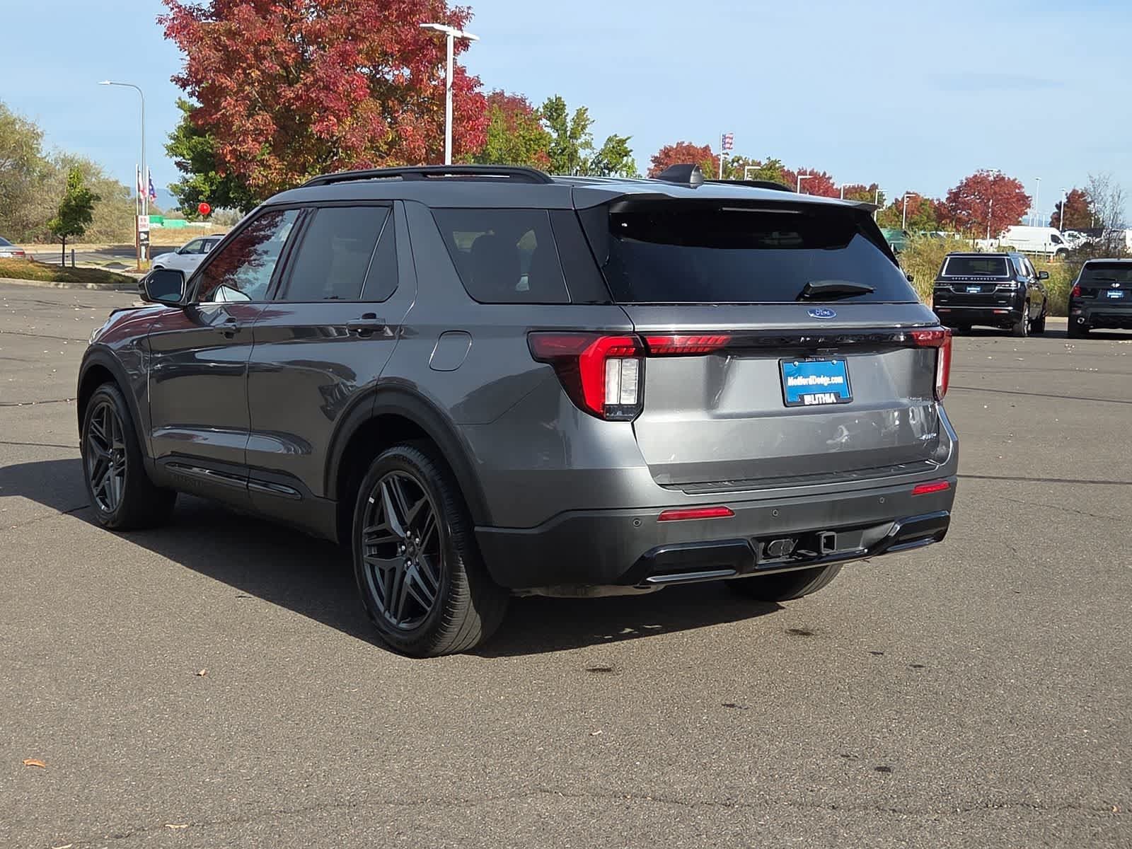 Used 2025 Ford Explorer ST-Line w/ ST-Line Street Pack AWD/4WD image 12