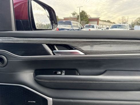 Used 2022 Jeep Wagoneer Series III image 25