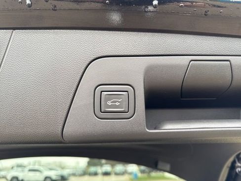 Certified 2023 Buick Envision Avenir image 17