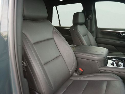 Used 2025 Chevrolet Tahoe Z71 w/ Comfort Package AWD/4WD image 22