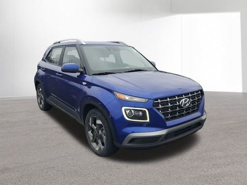 Used 2022 Hyundai Venue Limited image 12