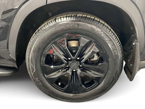 Used 2022 Toyota Highlander XLE AWD/4WD image 7