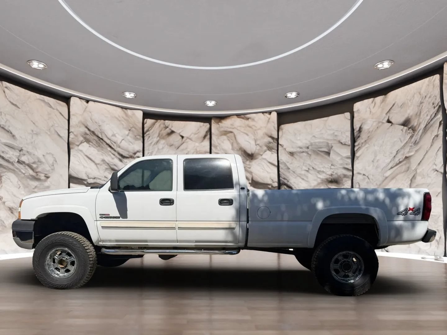 Used 2005 Chevrolet Silverado 2500 LT w/ Heavy-Duty Power Package AWD/4WD image 5