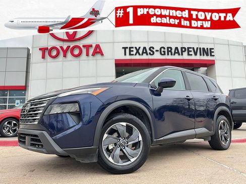 Used 2025 Nissan Rogue SV image 1