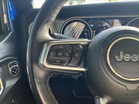 Used 2018 Jeep Wrangler Unlimited Sahara AWD/4WD image 19