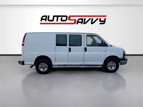 Used 2024 GMC Savana 2500 w/ Driver Convenience Package image 8