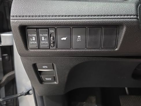 Used 2025 Honda Odyssey EX-L image 26