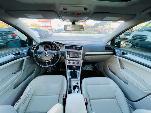 Used 2017 Volkswagen Golf Wolfsburg Edition image 15