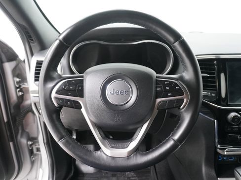 Used 2019 Jeep Grand Cherokee Limited w/ Trailer Tow Group IV image 15