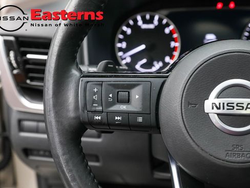 Used 2021 Nissan Rogue SL AWD/4WD image 15
