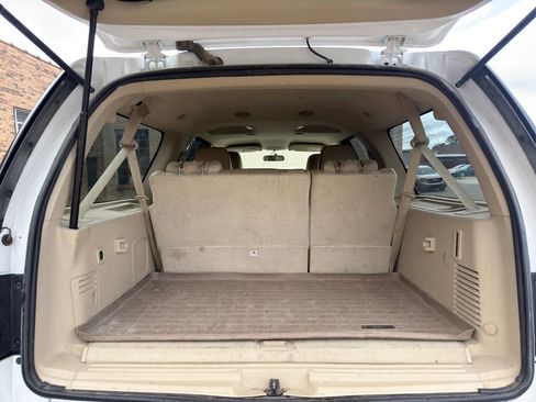 Used 2017 Ford Expedition EL XLT w/ Equipment Group 202A AWD/4WD image 7