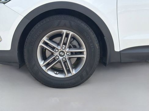 Used 2017 Hyundai Santa Fe Sport FWD image 33