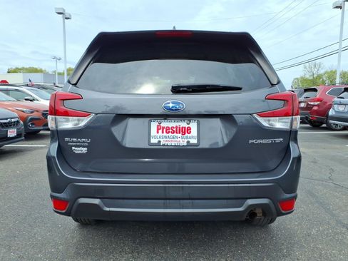 Certified 2022 Subaru Forester Premium AWD/4WD image 3