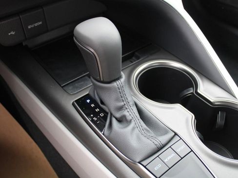 New 2024 Toyota Camry SE image 16