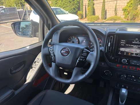 Used 2026 Nissan Frontier PRO-4X AWD/4WD image 34