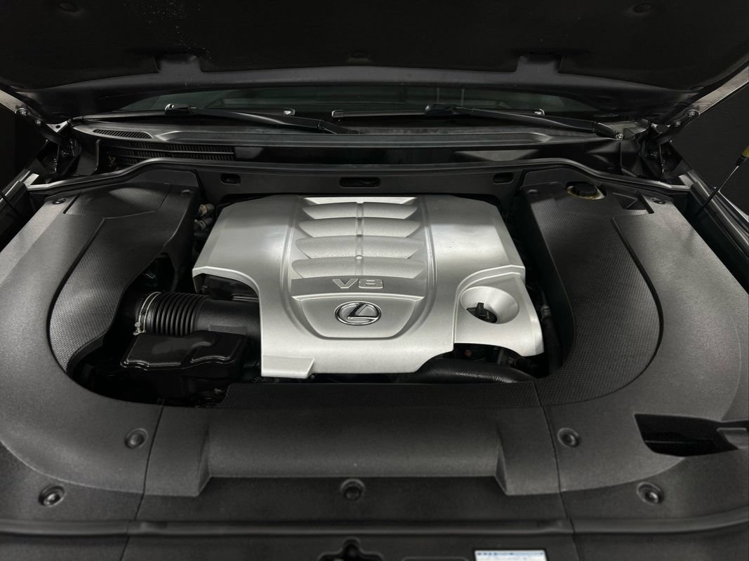 Used 2015 Lexus LX 570 4WD w/ Luxury Package image 46