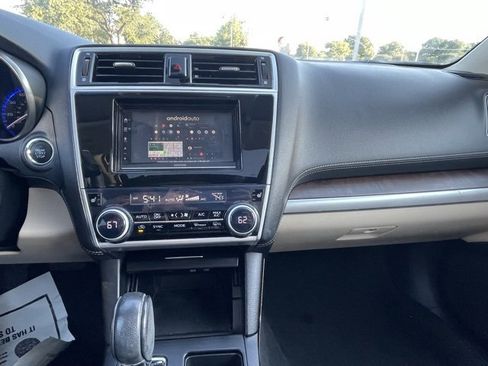 Used 2018 Subaru Outback 2.5i Limited image 11