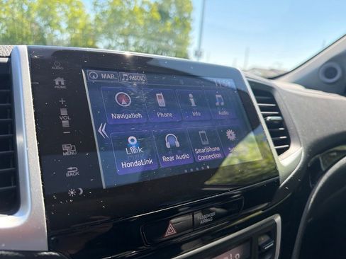 Used 2017 Honda Pilot Touring image 35