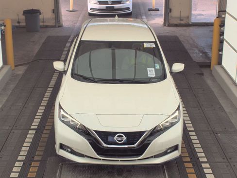 Used 2022 Nissan Leaf SV Plus image 2