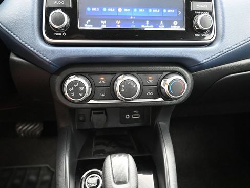 Used 2025 Nissan Versa SV FWD image 17