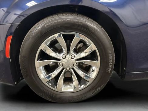 Used 2016 Chrysler 300 Limited RWD image 28