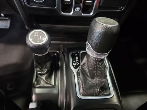 Used 2022 Jeep Wrangler Unlimited Sport AWD/4WD image 21