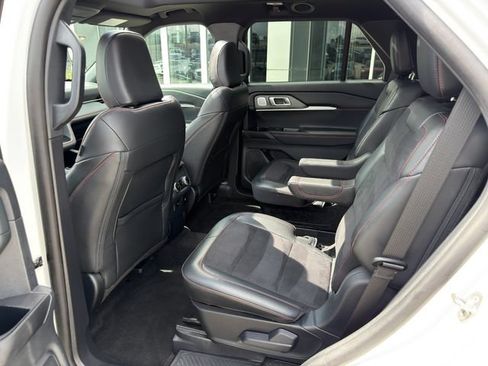 Used 2025 Ford Explorer ST w/ Sun And Sound Package AWD/4WD image 15
