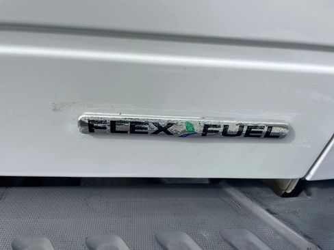 Used 2015 Ford F250 XL w/ Power Equipment Group image 9