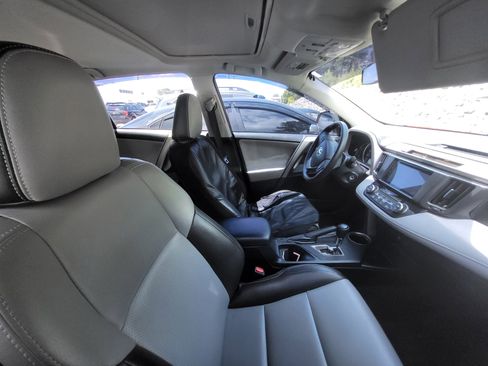 Used 2014 Toyota RAV4 XLE FWD image 8