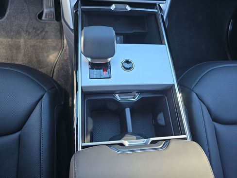 New 2026 Land Rover Range Rover SE image 26