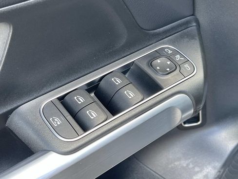Used 2022 Mercedes-Benz GLB 250 image 31