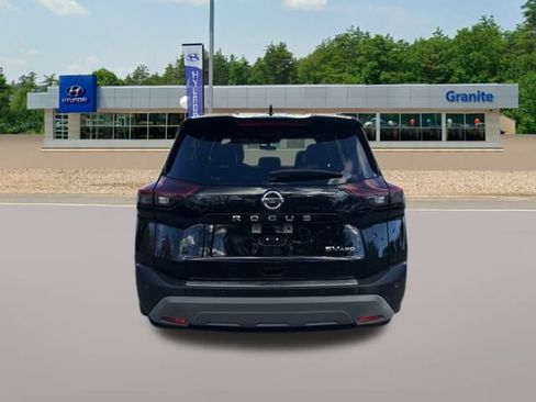 Used 2021 Nissan Rogue SV w/ Premium Package image 8