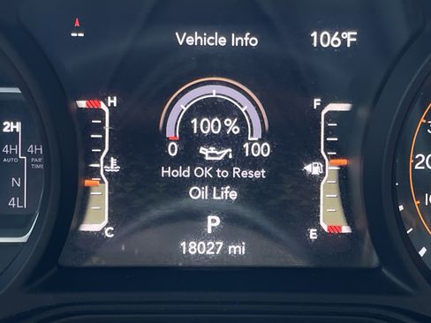 Used 2024 Jeep Gladiator Mojave AWD/4WD image 21