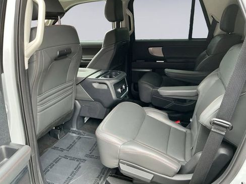 Certified 2025 Ford Expedition Active AWD/4WD image 13