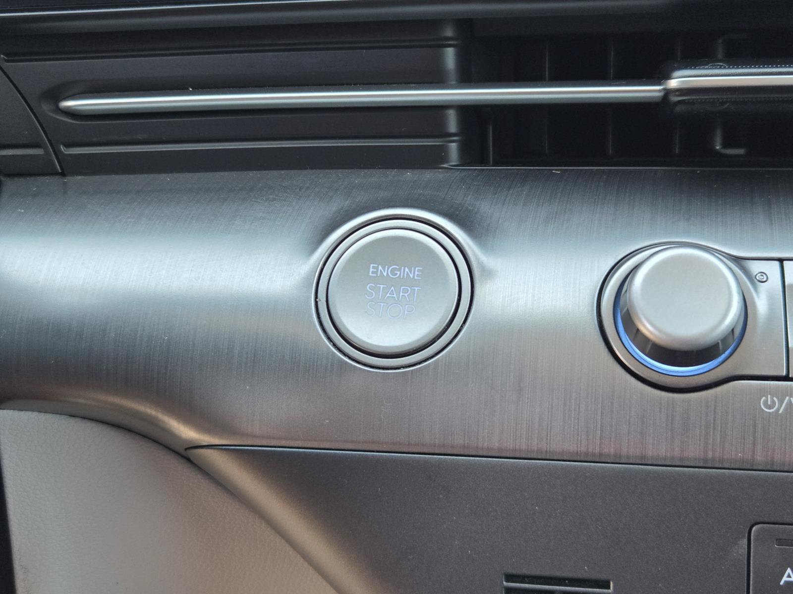 Used 2024 Hyundai Kona SEL FWD image 10