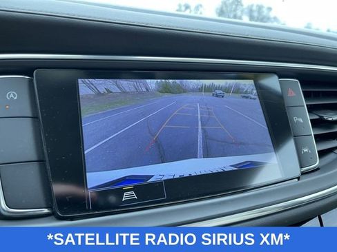 Used 2024 Buick Enclave Essence image 15