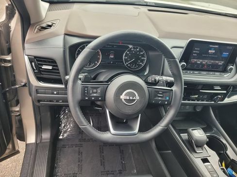 Used 2023 Nissan Rogue SL FWD image 30