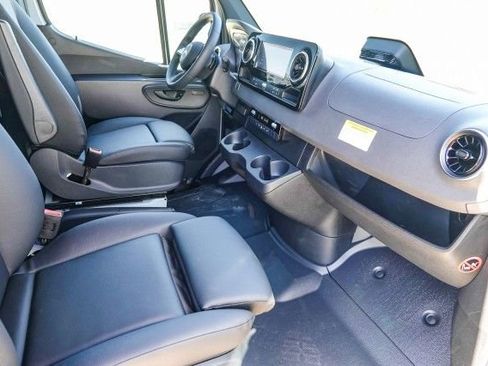 New 2025 Mercedes-Benz Sprinter 2500 image 17