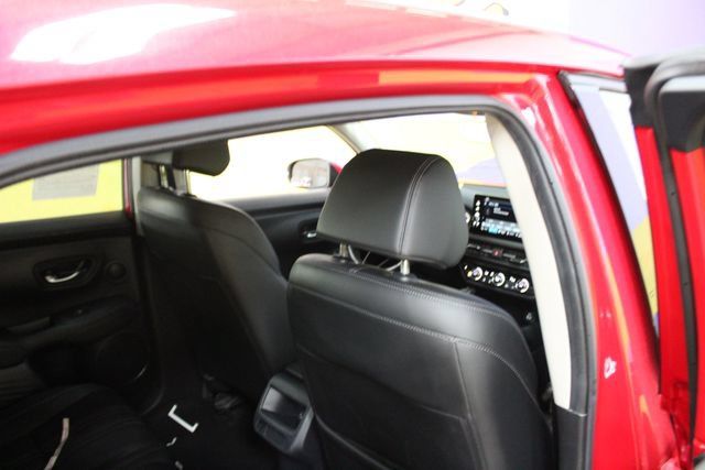 Used 2024 Honda HR-V EX-L image 10