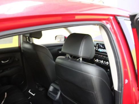 Used 2024 Honda HR-V EX-L image 10