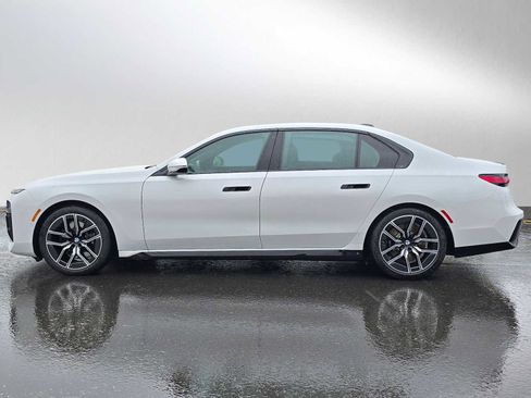 Used 2025 BMW 740i xDrive w/ Executive Package AWD/4WD image 6