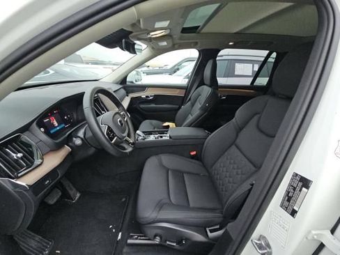 Used 2025 Volvo XC90 B5 Plus AWD/4WD image 8