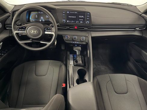 Used 2025 Hyundai Elantra SE FWD image 15