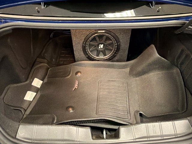 Used 2020 Chevrolet Camaro SS RWD image 12