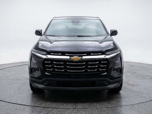 Used 2025 Chevrolet Equinox LT FWD image 2
