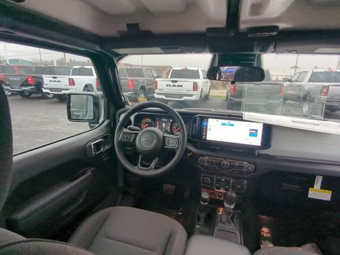 New 2026 Jeep Gladiator Sport AWD/4WD image 10
