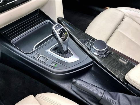 Used 2018 BMW 330i xDrive Sedan w/ Premium Package image 18