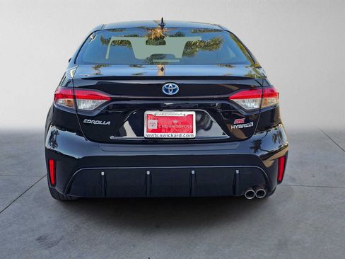 Certified 2024 Toyota Corolla SE w/ SE Package FWD image 4