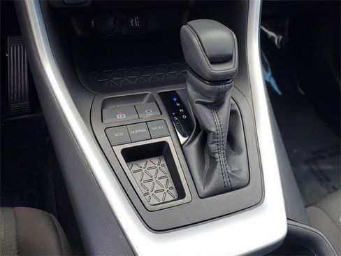 Used 2024 Toyota RAV4 XLE image 28